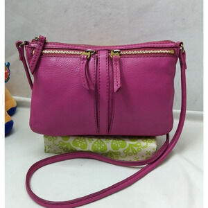 Fossil Pink Pebbled Leather Zipper Pockets Closure Credit Card Crossbody Bag